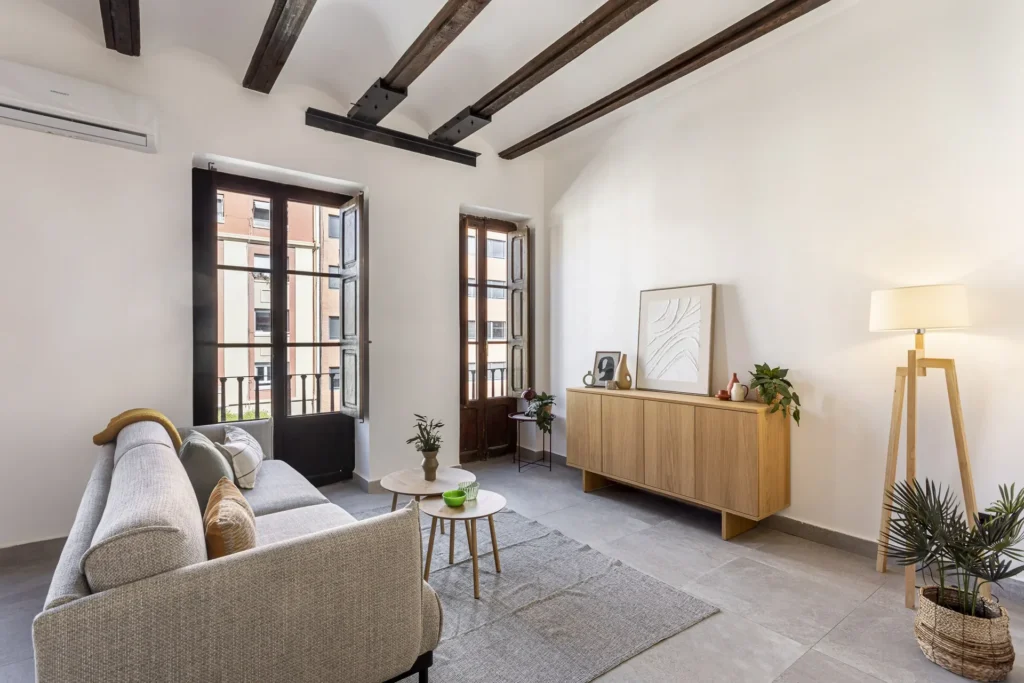 Vivienda reformada en Avenida del Puerto, La Creu del Grau — proyecto Reform Decor