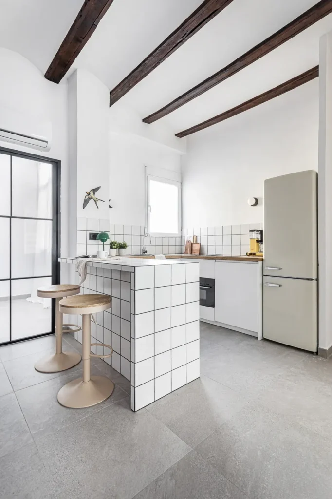 Vivienda reformada en El Cabanyal, calle Progreso (vertical) — proyecto Reform Decor